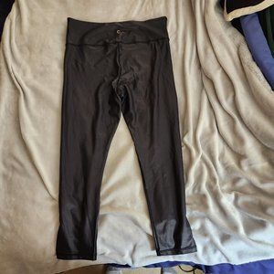 Black Metallic Light n Tight Hi-rise 7/8 24"